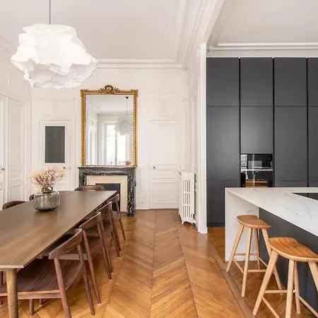 Haussmannien 156m2 Avec Balcon Filant Lejlighed Paris